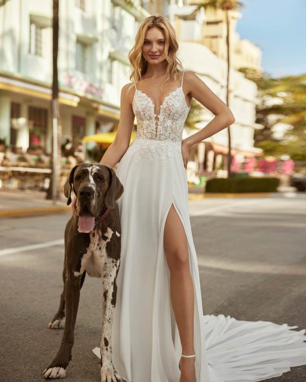 8S111 by Luna Novias - Image 2